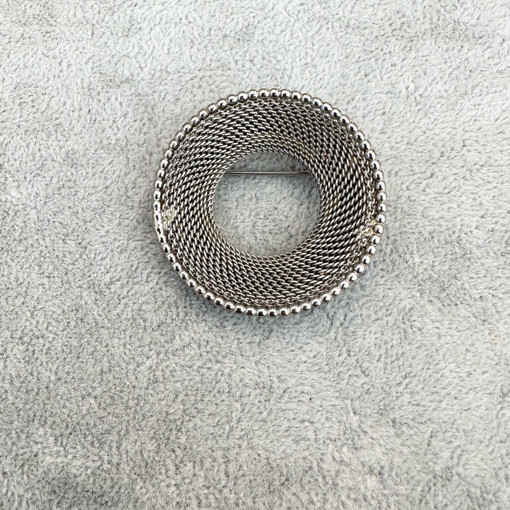 Vintage Signed Kramer Of New York Silver Tone Mesh Round Brooch Pin